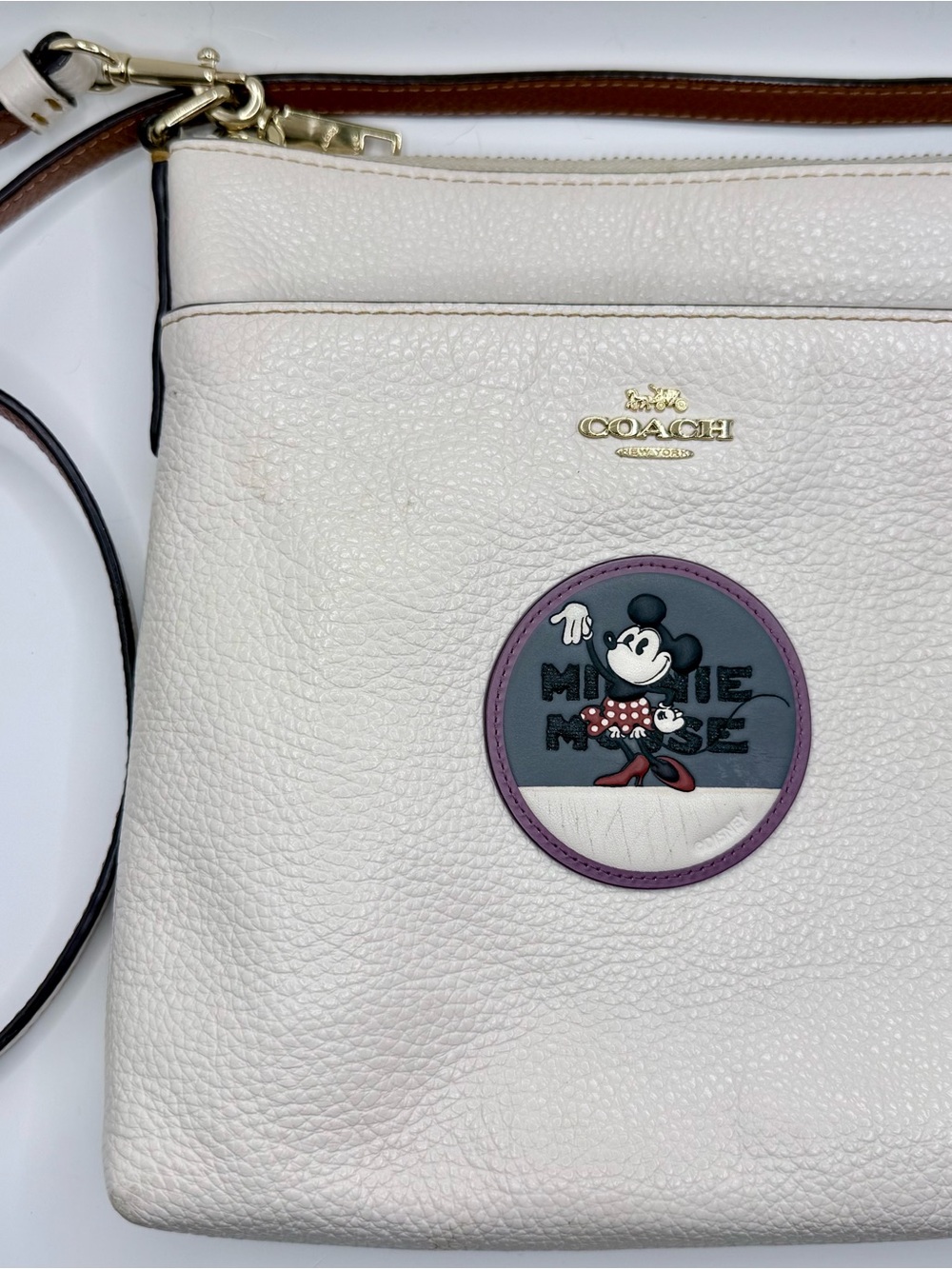 Disney  X Coach Minnie Mouse Messenger Crossbody Bag Cream Pebbled Leather